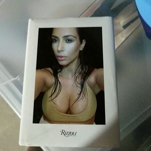 Kim Kardashian Selfish